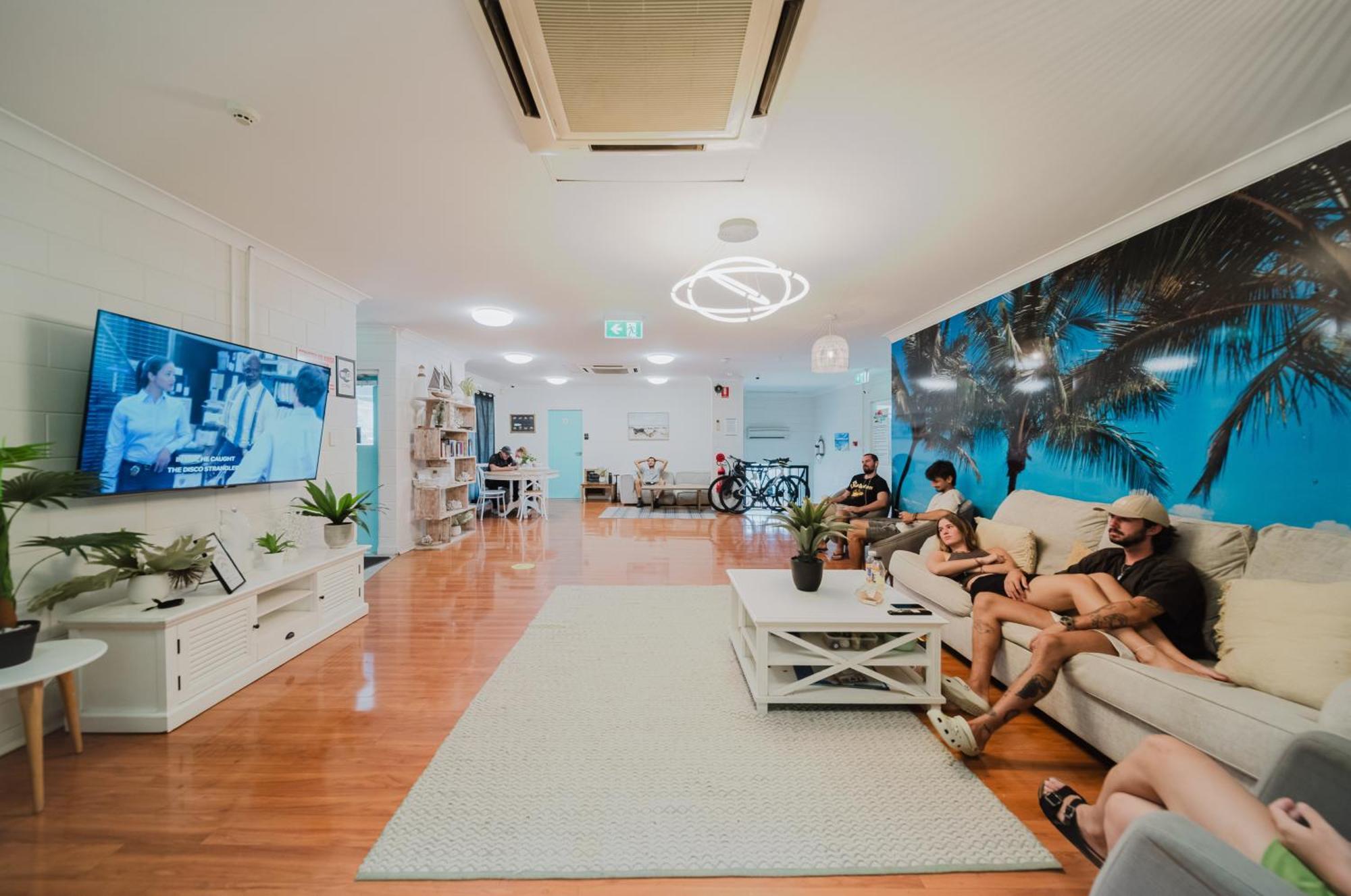 Seaside Lodge Hostel Townsville- Right Next To Coles, 2 Mins Walk To Strand & Cbd Kültér fotó